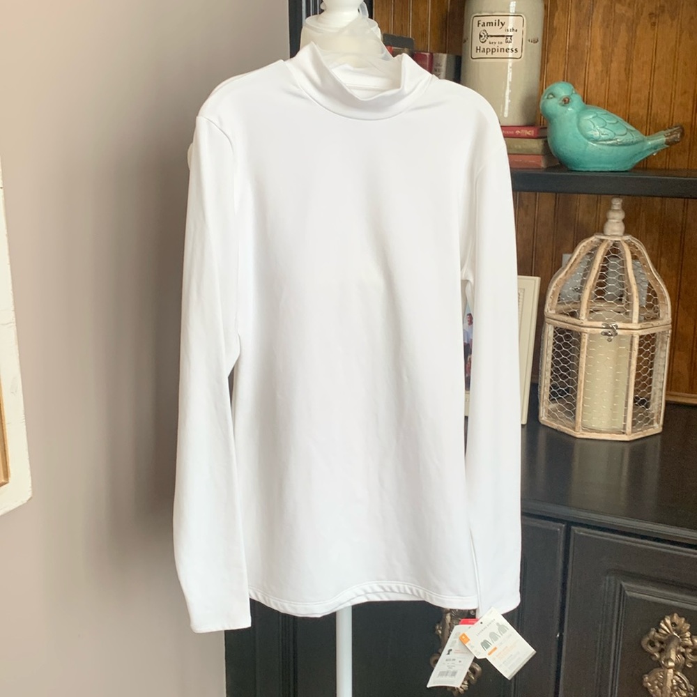 New with tags fitted power core cold compression top.